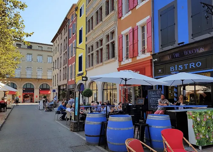 Les Couleurs Du Monde ! Parking Et Balcon